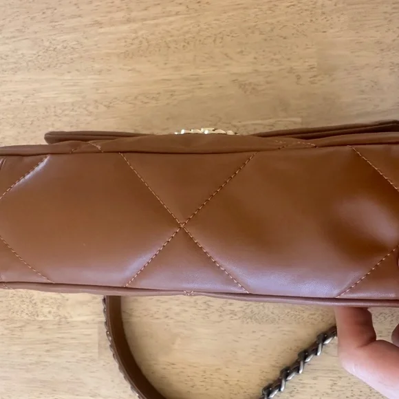 Cognac brown quilted purse - Picture 10 of 11